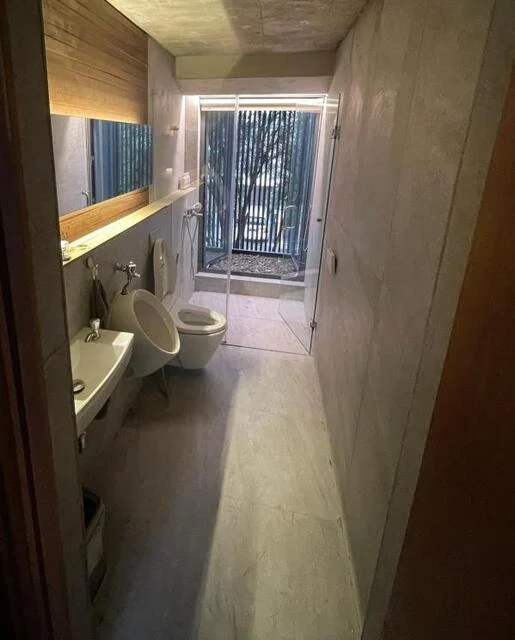 kamar mandi sempit minimalis