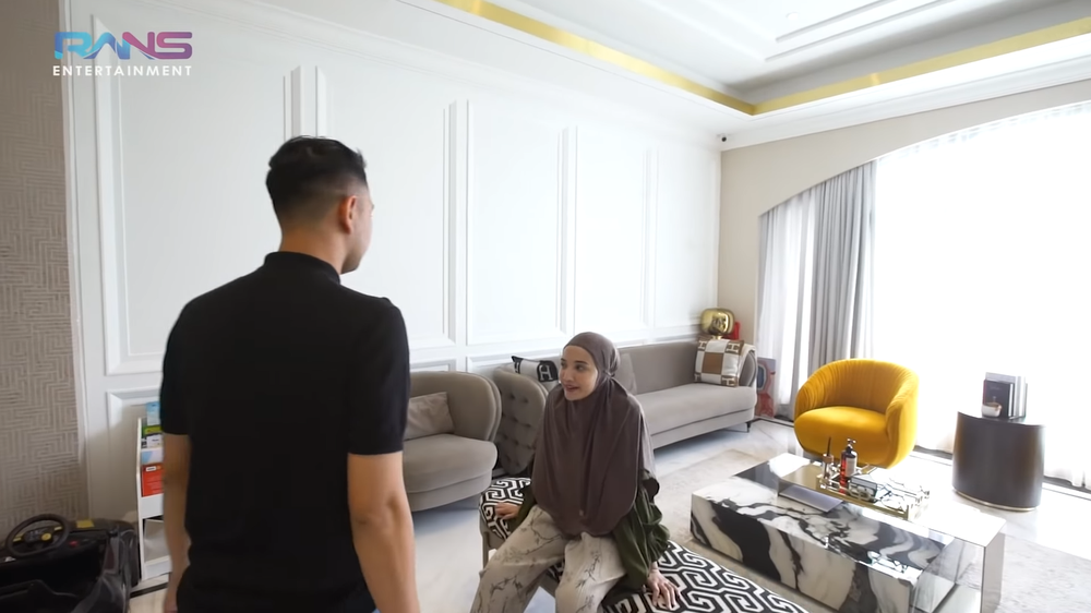 Ruang Tamu Super Luas