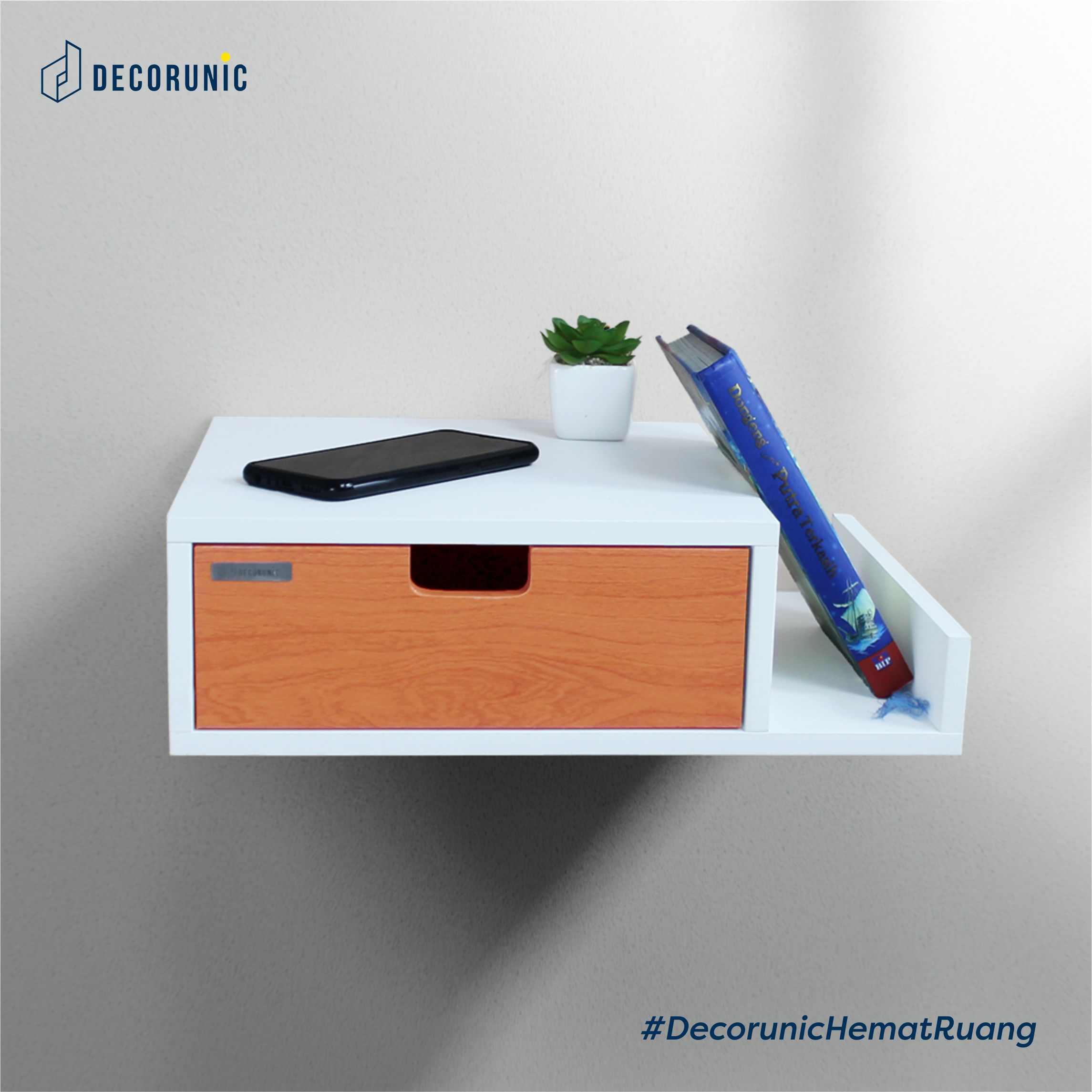 Laci tempel dinding minimalis untuk menyimpan barang kecil